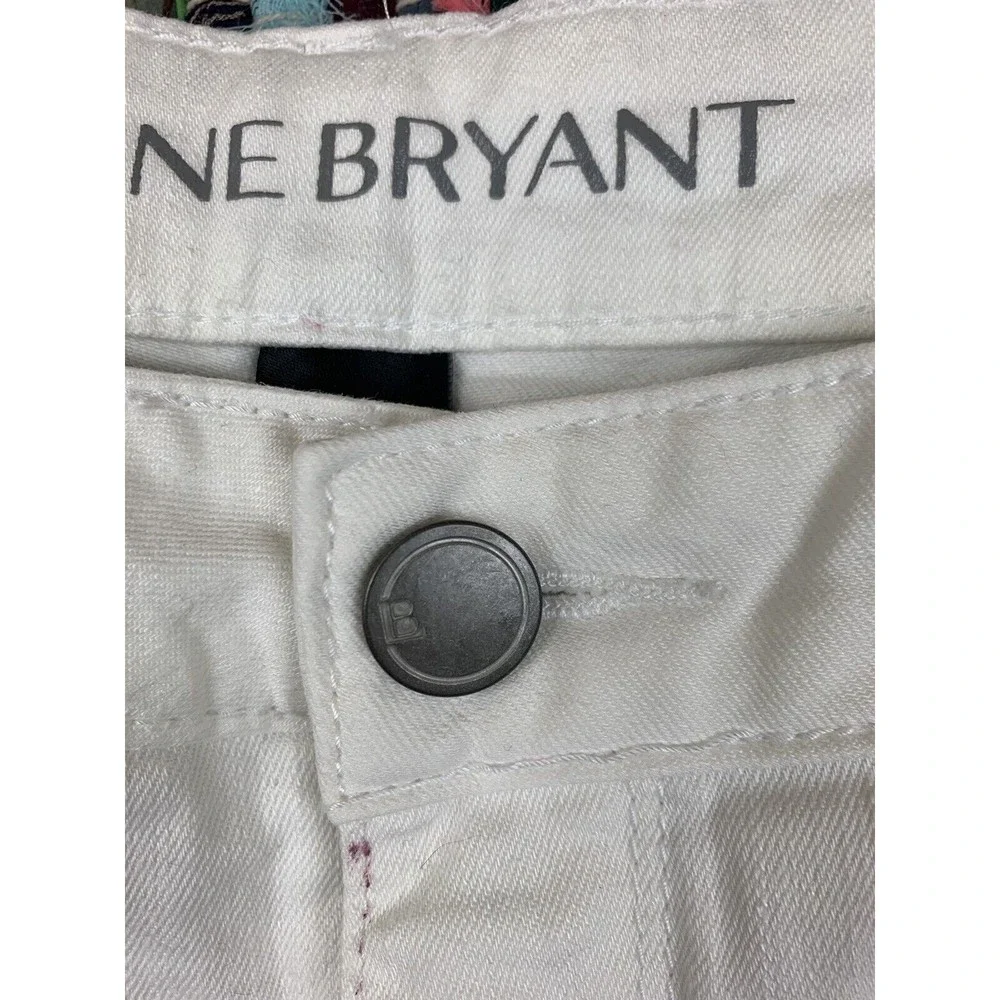 Lane Bryant White Short Shorts Womens 22 (44x5) Stretch Cuffed 5-Pocket Design - Picture 2 of 12